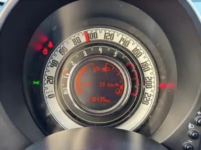 Fiat 500 0.9 TwinAir S — L'icône urbaine économe et bien équipée — Thumbnail 11