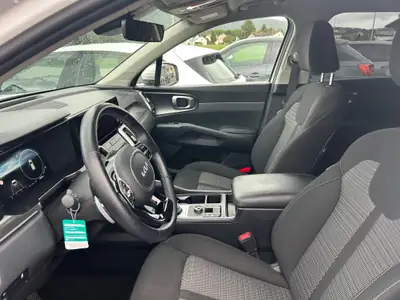 Kia Sorento 1.6 T-GDi HEV — SUV hybride 7 places, 48 800 km seulement — Thumbnail 9