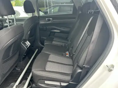 Kia Sorento 1.6 T-GDi HEV — SUV hybride 7 places, 48 800 km seulement — Thumbnail 8