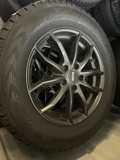 Kia Sorento 1.6 T-GDi HEV — SUV hybride 7 places, 48 800 km seulement — Thumbnail 11