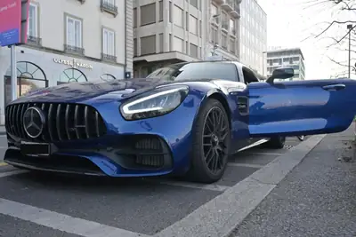 Mercedes-AMG GT C — Coupé sport 558 ch, très faible kilométrage — Seitenansicht