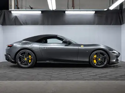 Ferrari Roma Spider 3.9 V8 — Cabriolet italien haute performance, 6000 km seulement — détail