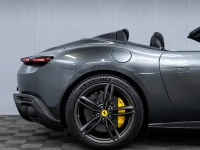 Ferrari Roma Spider 3.9 V8 — Cabriolet italien haute performance, 6000 km seulement — tableau de bord