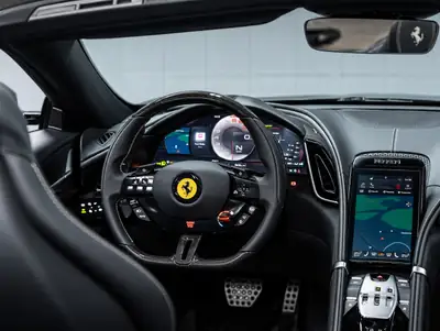 Ferrari Roma Spider 3.9 V8 — Cabriolet italien haute performance, 6000 km seulement — Miniature 10