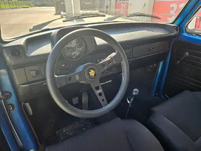 VW Käfer 1303 — L'icône des années 70, restaurée et fiable — tableau de bord