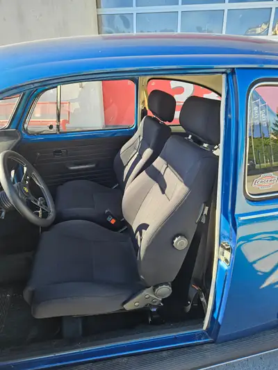 VW Käfer 1303 — L'icône des années 70, restaurée et fiable — détail