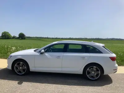 Audi A4 Avant 2.0 TDI Design quattro — Break diesel robuste, 127 000 km, sans sinistre — côté