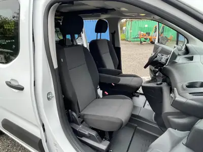 Peugeot Partner Pro DANGEL 4×4 — Utilitaire tout-terrain diesel, 5000 km seulement — Armaturenbrett