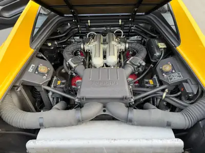 Ferrari 348 TS 1992 — Cabriolet légendaire, moteur V8 atmosphérique, statut de véhicule ancien jusqu'en 2028 — dettaglio