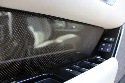Land Rover Range Rover Velar D 300 First Edition — Diesel premium, toit ouvrant et caméra 360° — Miniature 18