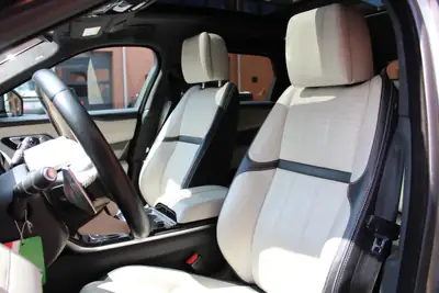 Land Rover Range Rover Velar D 300 First Edition — Diesel premium, toit ouvrant et caméra 360° — Miniature 27