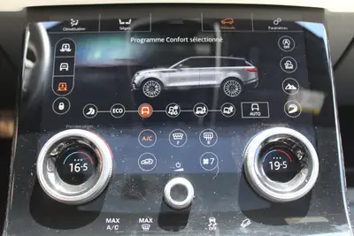 Land Rover Range Rover Velar D 300 First Edition — Diesel premium, toit ouvrant et caméra 360° — Miniature 25