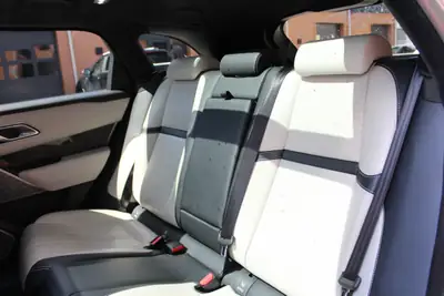 Land Rover Range Rover Velar D 300 First Edition — Diesel premium, toit ouvrant et caméra 360° — Miniature 30