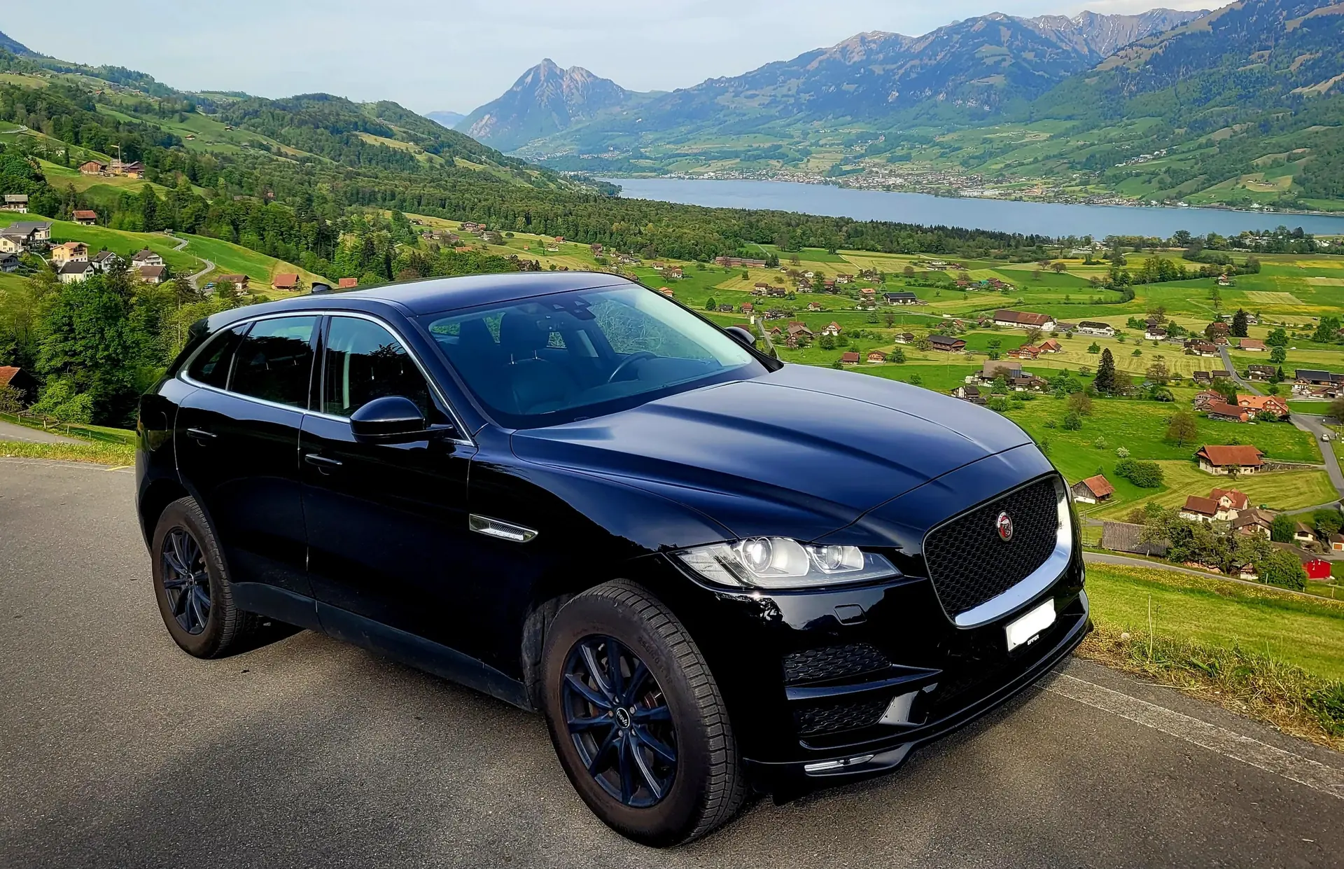 Jaguar F-Pace 2.0d AWD — SUV premium diesel, garantie complète et très bon état — Außenansicht