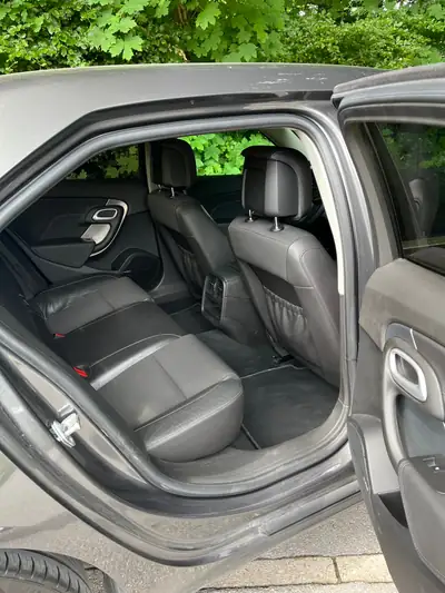 SAAB 9-5 2.0T Vector XWD — Berline suédoise à transmission intégrale — Miniatura 9