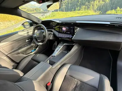 Peugeot 308 1.6 PHEV 225 — Hybride rechargeable, 60 km d'autonomie électrique — Thumbnail 7