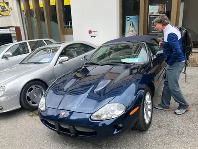 Jaguar XK XKR 4.0 S/C — Cabriolet sportif surcompressé, 320 ch et seulement 92 000 km — Seitenansicht