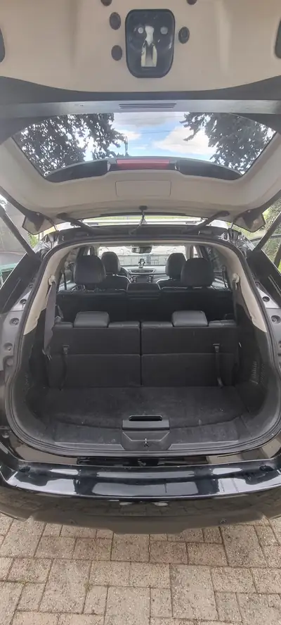 Nissan X-Trail 1.6 DCI — SUV 7 places robuste, consommation maîtrisée — côté