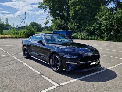 Ford Mustang Fastback 5.0 V8 BULLITT — Légende américaine, édition anniversaire noire — Außenansicht