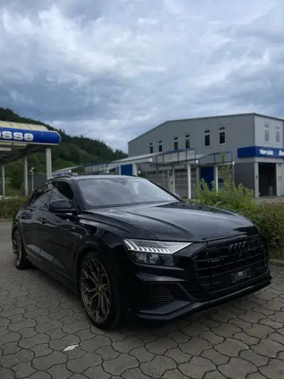 Audi Q8 50 TDI quattro — SUV premium diesel, 245 000 km, sans sinistre — fianco