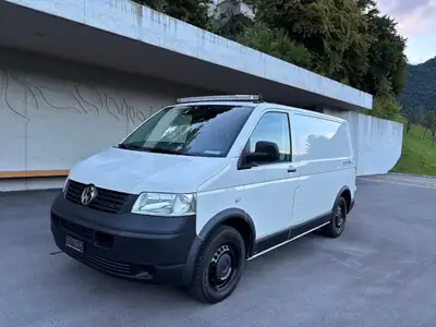 VW T5 2.5 TDI 4MOTION — Utilitaire polyvalent 4x4, entretien complet récent — fianco