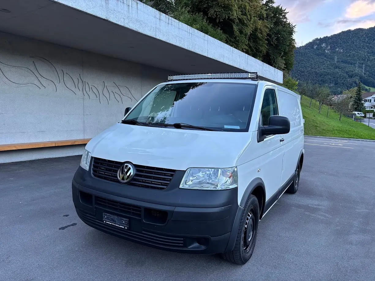 VW T5 2.5 TDI 4MOTION — Utilitaire polyvalent 4x4, entretien complet récent — Außenansicht