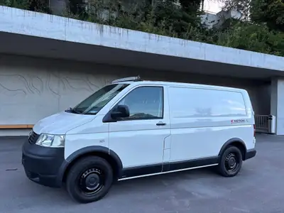 VW T5 2.5 TDI 4MOTION — Utilitaire polyvalent 4x4, entretien complet récent — interni