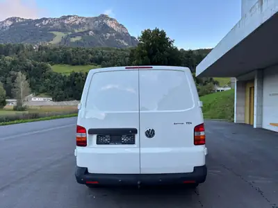 VW T5 2.5 TDI 4MOTION — Utilitaire polyvalent 4x4, entretien complet récent — Miniatura 9
