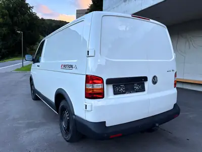 VW T5 2.5 TDI 4MOTION — Utilitaire polyvalent 4x4, entretien complet récent — Miniatura 8