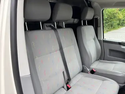 VW T5 2.5 TDI 4MOTION — Utilitaire polyvalent 4x4, entretien complet récent — Miniatura 21