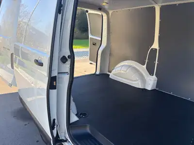 VW T5 2.5 TDI 4MOTION — Utilitaire polyvalent 4x4, entretien complet récent — Miniatura 23