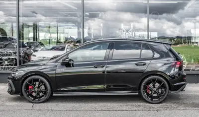 VW Golf 2.0 TSI GTI DSG Black Style Edition — Sportivité et élégance, 16 942 km seulement — side view