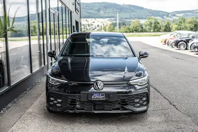 VW Golf 2.0 TSI GTI DSG Black Style Edition — Sportivité et élégance, 16 942 km seulement — detail