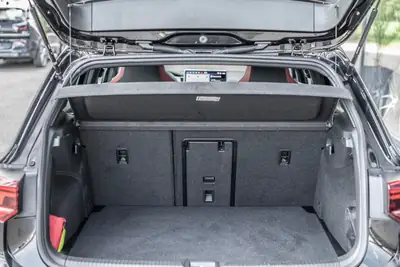 VW Golf 2.0 TSI GTI DSG Black Style Edition — Sportivité et élégance, 16 942 km seulement — Thumbnail 12