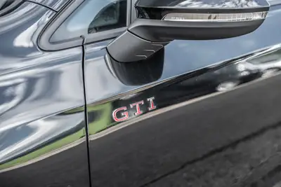 VW Golf 2.0 TSI GTI DSG Black Style Edition — Sportivité et élégance, 16 942 km seulement — Thumbnail 14