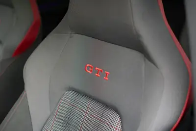 VW Golf 2.0 TSI GTI DSG Black Style Edition — Sportivité et élégance, 16 942 km seulement — Thumbnail 18