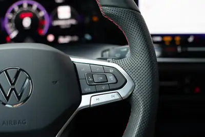 VW Golf 2.0 TSI GTI DSG Black Style Edition — Sportivité et élégance, 16 942 km seulement — Thumbnail 22