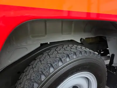 Nissan Patrol 4WD Hardtop 1981 — Légende tout-terrain, kilométrage préservé — tableau de bord