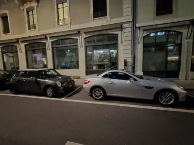 Mercedes-Benz SLK 200 — Cabriolet sportif, toit panoramique, 49000 km seulement — vista posteriore