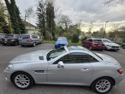 Mercedes-Benz SLK 200 — Cabriolet sportif, toit panoramique, 49000 km seulement — interni