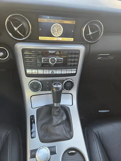 Mercedes-Benz SLK 200 — Cabriolet sportif, toit panoramique, 49000 km seulement — Miniatura 20