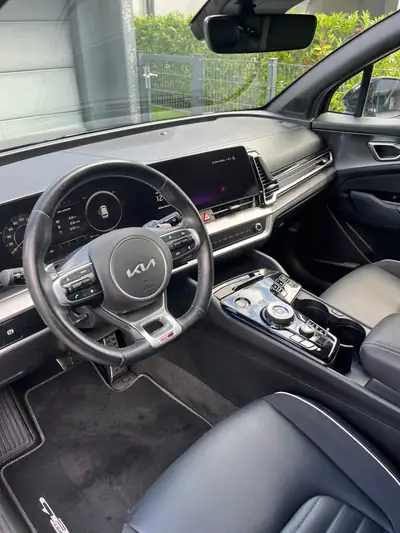 Kia Sportage 1.6T-GDi HEV GT-Line 4x4 — Hybride essence, 4 roues motrices, faible kilométrage — détail