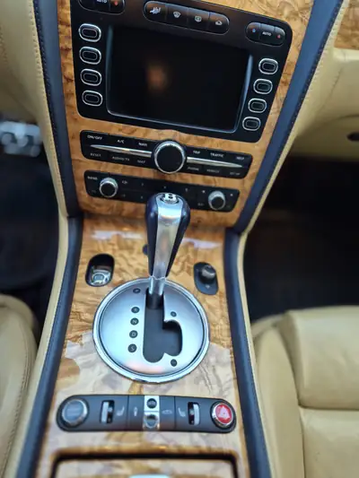 Bentley Continental GTC 6.0 Mansory — Cabriolet de prestige, 560 ch, rare et dynamique — Miniature 17