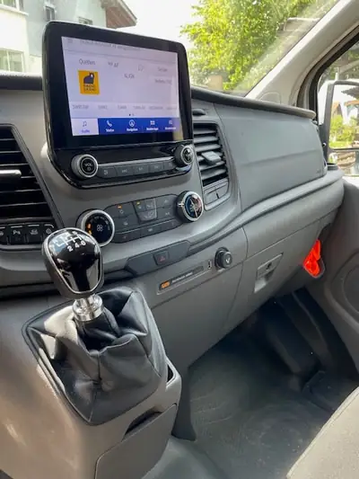 Ford Transit Custom Van 320 L2H1 — Utilitaire diesel fiable, 70 000 km seulement — interni