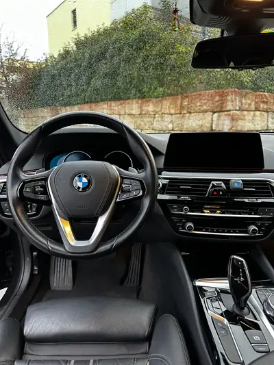 BMW 530d xDrive Touring — Monospace diesel puissant, 155'000 km, traction intégrale — dashboard