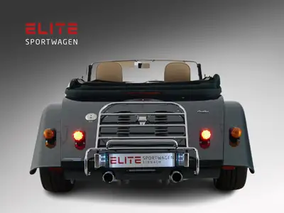 Morgan Plus Six 2023 — Cabriolet britannique 340 ch, état neuf, très faible kilométrage — tableau de bord