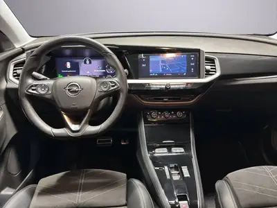 Opel Grandland 1.6 Hybrid — SUV polyvalent hybride, très bas kilométrage — Detail