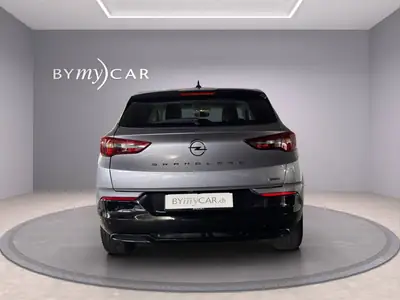 Opel Grandland 1.6 Hybrid — SUV polyvalent hybride, très bas kilométrage — Innenraum