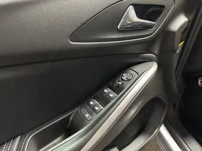Opel Grandland 1.6 Hybrid — SUV polyvalent hybride, très bas kilométrage — Miniatur 13