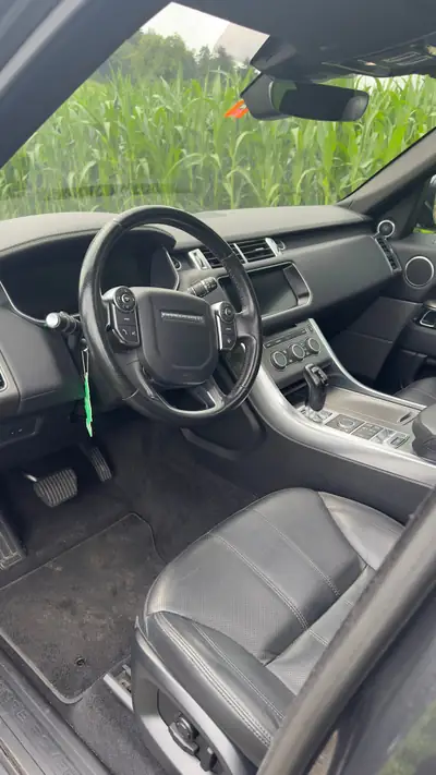 Range Rover Sport 3.0 TDV6 HSE — SUV premium diesel, 123'000 km, sans accident — Heckansicht
